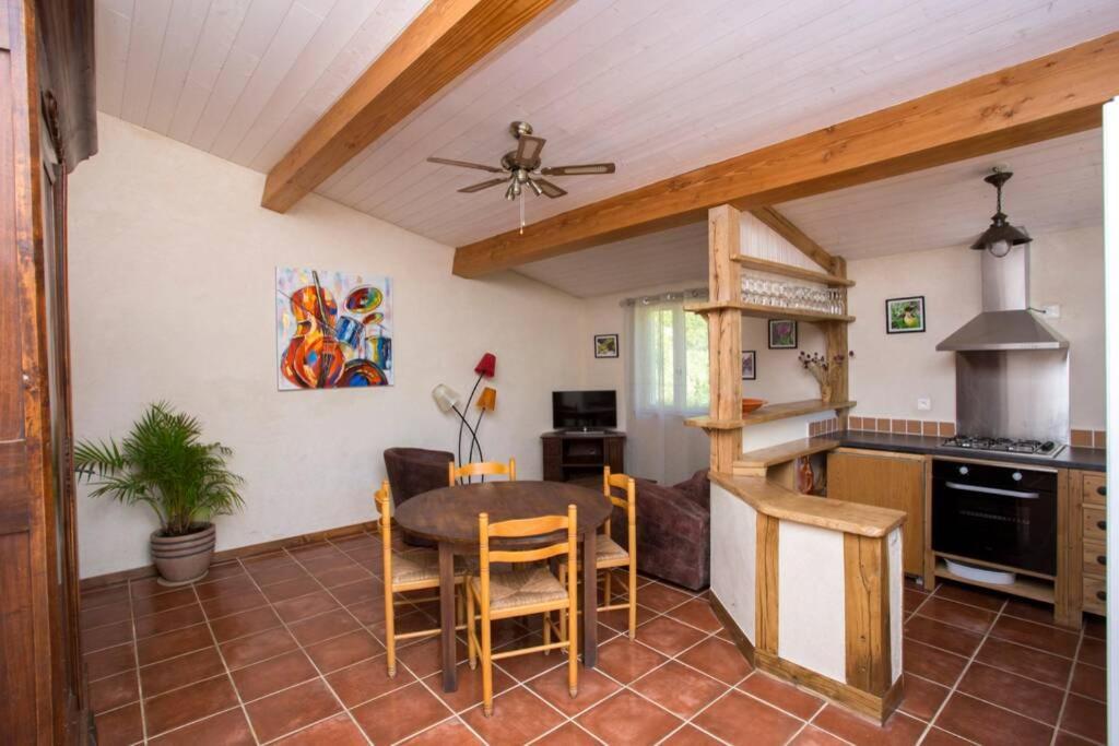 L'Arbre A Soleil Villa Aigues-Vives  Eksteriør bilde
